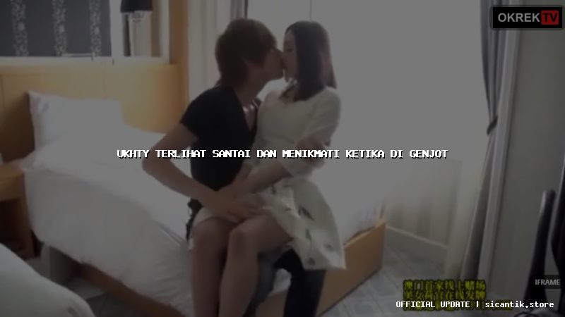 ukhty terlihat santai dan menikmati ketika di genjot